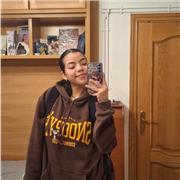 Persona apta para cuidar y ayudar a niños en sus deberes artísticos!